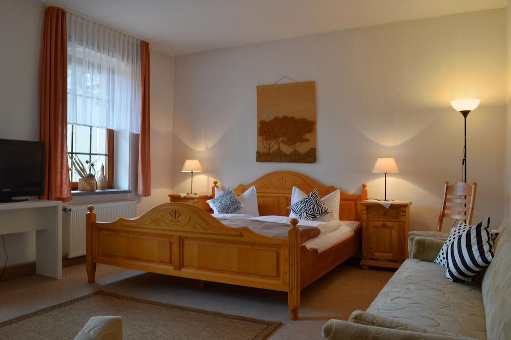 Landhotel Kertscher-Hof Schmölln Δωμάτιο φωτογραφία