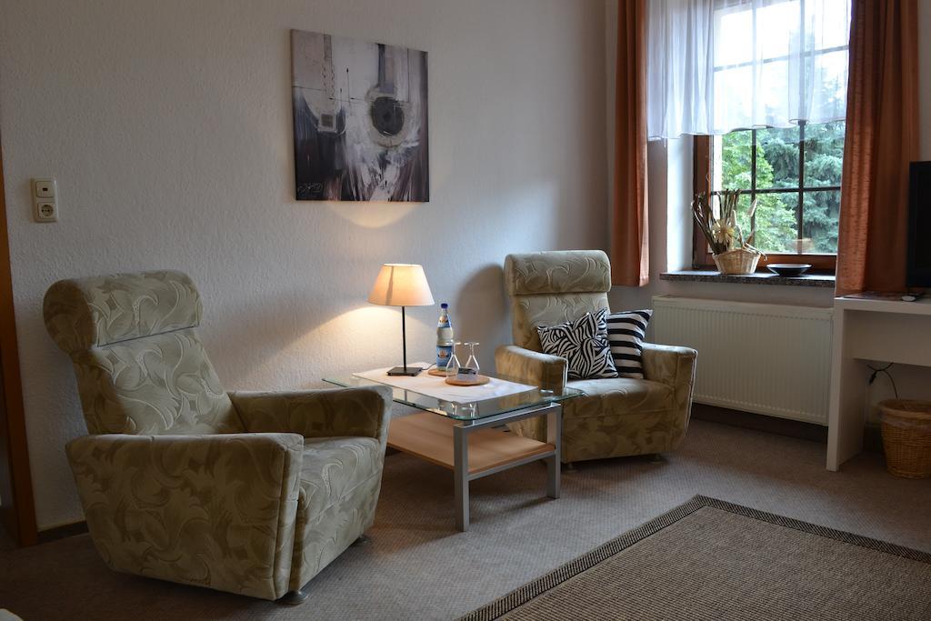 Landhotel Kertscher-Hof Schmölln Δωμάτιο φωτογραφία